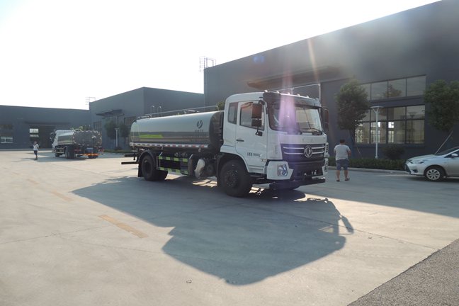 東風(fēng)K5,15方灑水車