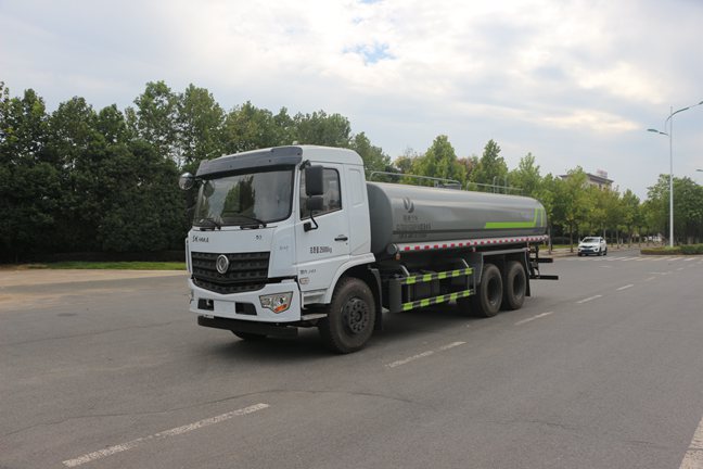 東風專底D3，20方灑水車