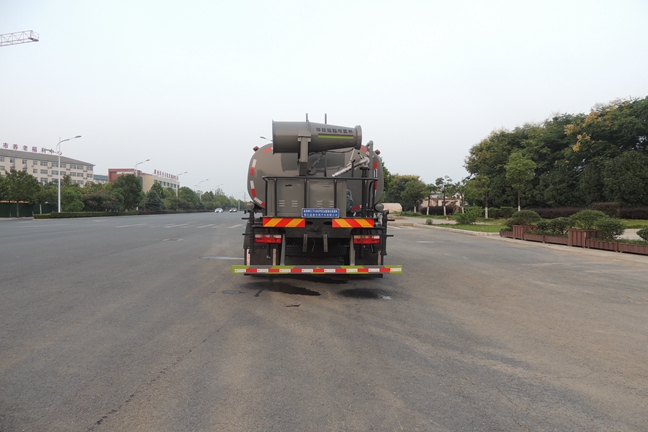 東風(fēng)多利卡12方抑塵車