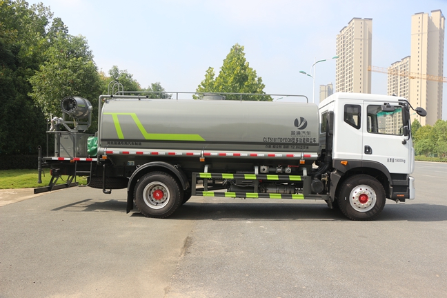 東風(fēng)多利卡D9，12方抑塵車