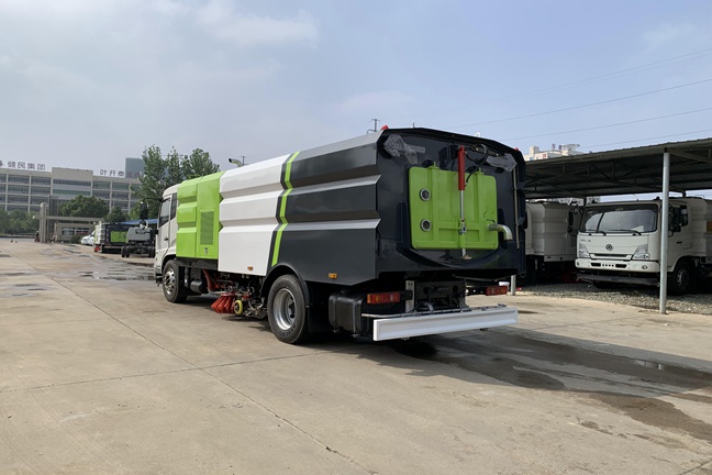 國(guó)六天錦洗掃車 寶石藍(lán)