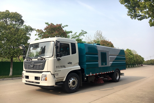 天錦國(guó)六掃路車