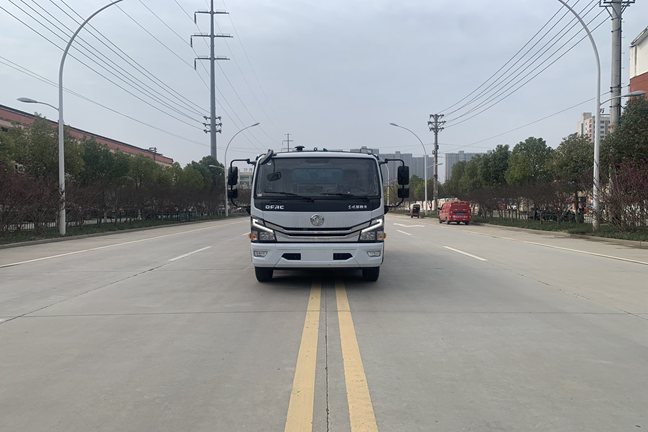 大多利卡后置吸塵車