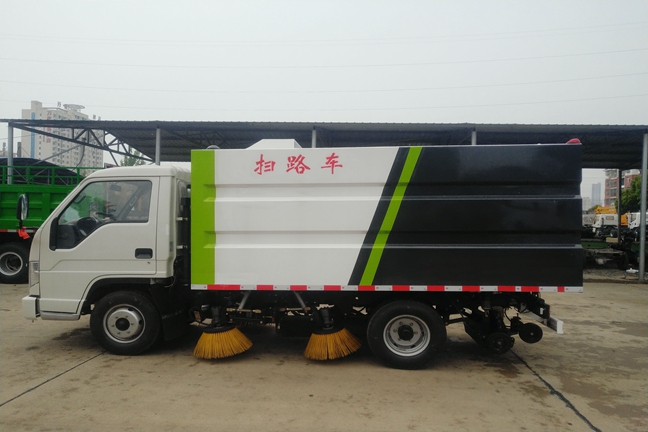福田2600掃路車