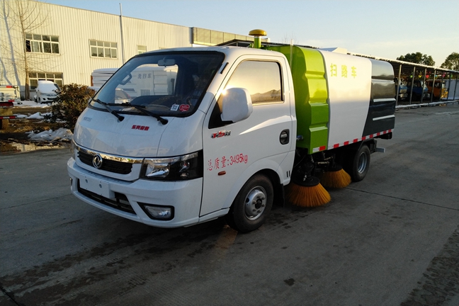 東風(fēng)途逸掃路