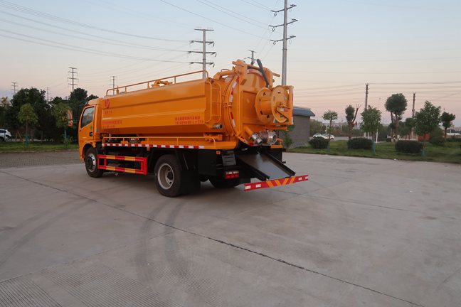 東風(fēng)福瑞卡3方水5方污清洗吸污車
