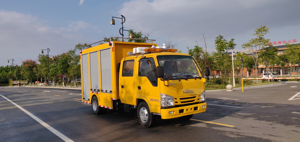 五十鈴救險(xiǎn)車(chē)