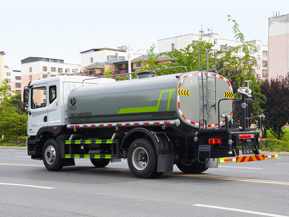 CLT5160GSSEQ6型灑水車 華神T5
