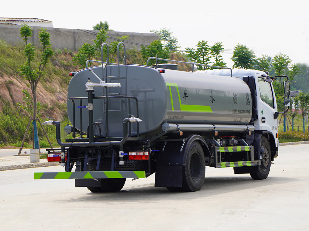 CLT5120GSSEQ6型灑水車 東風(fēng)多利卡D7