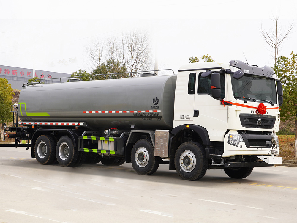 CLT5311TDYZZ6型多功能抑塵車(chē) 豪沃